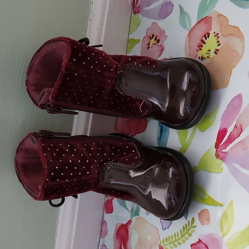 Titanitos Baby Girls size 4